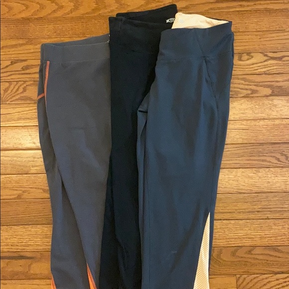 Women’s activewear - Picture 1 of 7